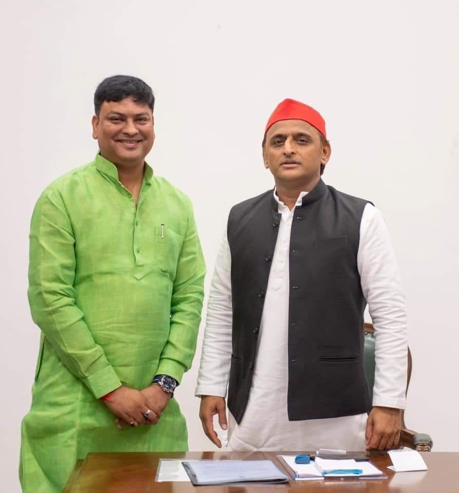 Pawan Pandey with Akhilesh Yadav
